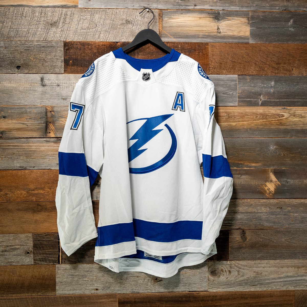 #77 HEDMAN (A) 2023-24 Game-Worn Lightning Away Jersey (Size 60) Set 3